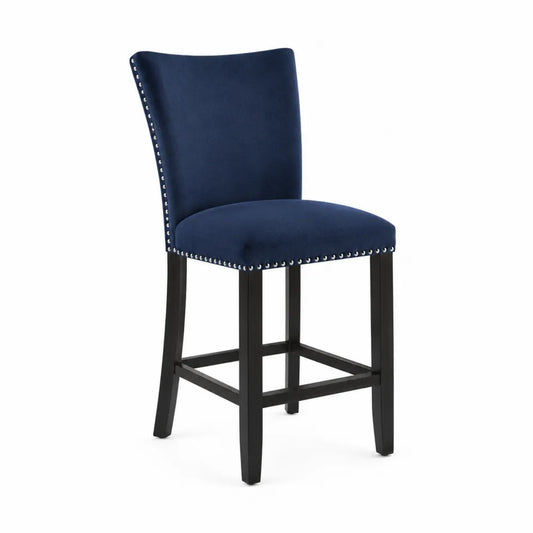 Chaise en velours bleu avec pieds en bois
